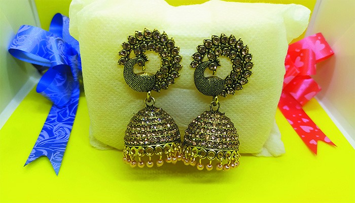 অ্যান্টিক ময়ূর ঝুমকা