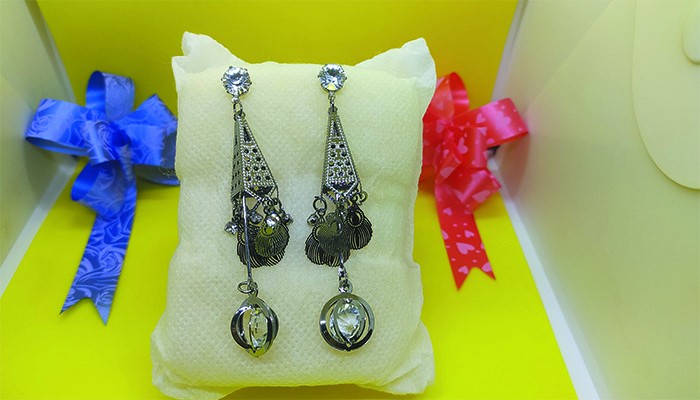 মেটাল বেস ইয়ার রিং...